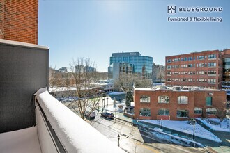 70 Pearl St in Brookline, MA - Building Photo - Building Photo
