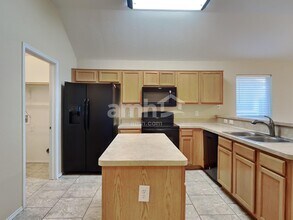 9812 Sparrow Hawk Ln in Fort Worth, TX - Building Photo - Building Photo