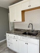 19144 Moross Rd in Detroit, MI - Foto de edificio - Building Photo