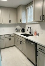 1228 2nd Ave S, Unit B in Texas City, TX - Building Photo - Building Photo