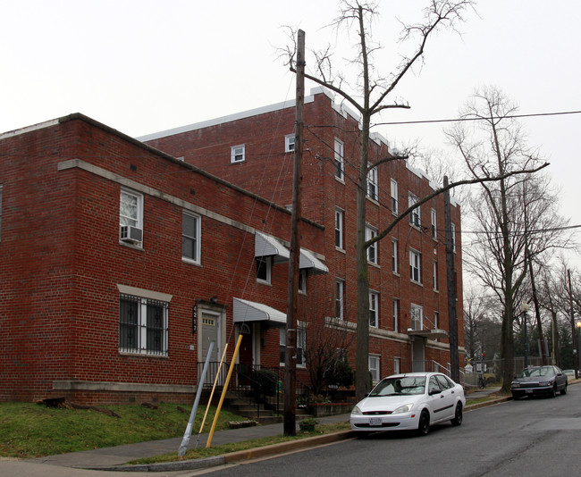 Victory Hills in Washington, DC - Building Photo - Building Photo