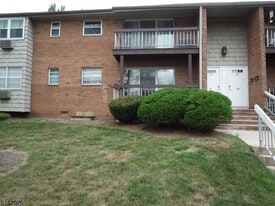 60 Deanna Dr in Hillsborough Township, NJ - Building Photo