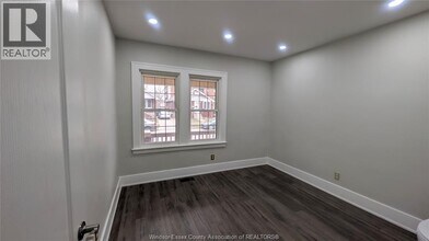 3243 Millen St in Windsor, ON - Foto de edificio - Building Photo
