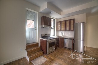 154 Adelphi St-Unit -4 in Brooklyn, NY - Building Photo - Building Photo