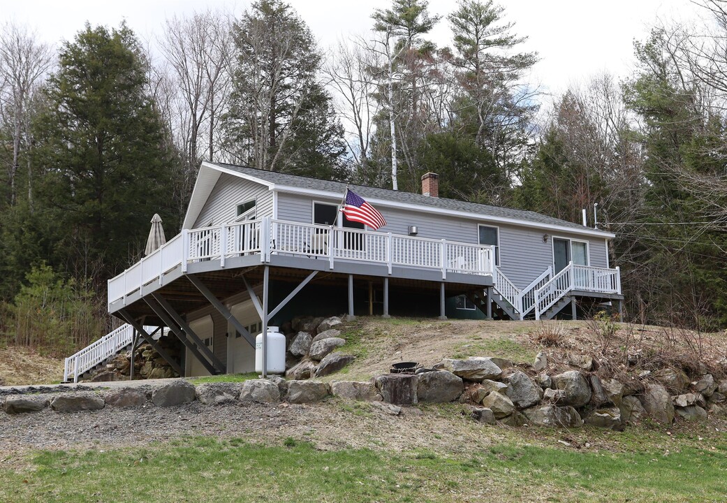 76 Bog Rd in Campton, NH - Building Photo