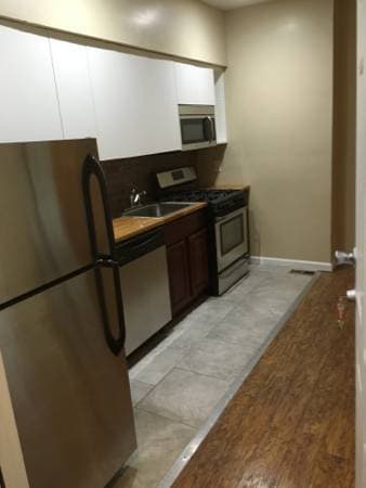 4619 Locust St, Unit Apt B in Philadelphia, PA - Building Photo - Building Photo