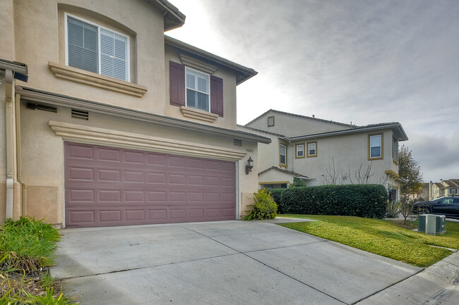 16881 Abundante St in San Diego, CA - Foto de edificio - Building Photo