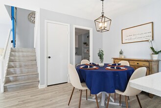 6818 68th Way in West Palm Beach, FL - Foto de edificio - Building Photo