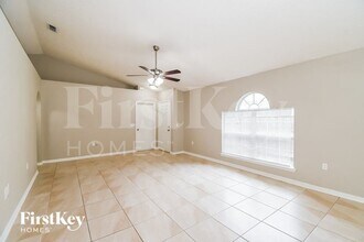 1557 Slash Pine Ct in Orange Park, FL - Foto de edificio - Building Photo