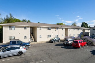 Baker Apartments in Ellensburg, WA - Foto de edificio - Building Photo