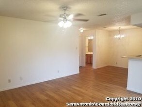4102 Kings Arms in San Antonio, TX - Building Photo - Building Photo