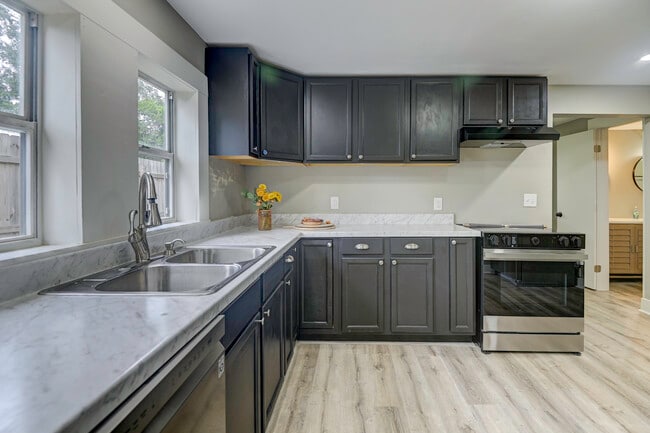 140 N Commerce St in Slocomb, AL - Building Photo - Building Photo