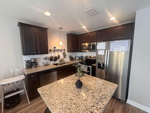 194 Ellis Ave in Niceville, FL - Building Photo - Building Photo