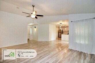 966 Partridge Dr in Redding, CA - Building Photo - Building Photo