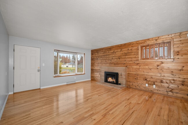 6028 N Lincoln St in Spokane, WA - Foto de edificio - Building Photo