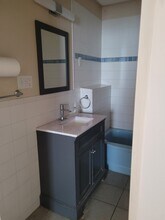 241 Nichols Ave, Unit First floor in Syracuse, NY - Foto de edificio - Building Photo