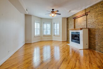 5207 S Blackstone Ave in Chicago, IL - Building Photo - Building Photo