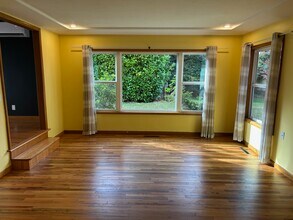 1249 NE 166th Ave in Portland, OR - Building Photo - Building Photo