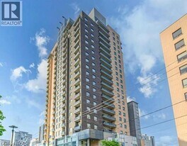 318 Spruce St in Waterloo, ON - Building Photo