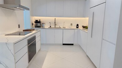 7531 SW 52nd Ct in Miami, FL - Foto de edificio - Building Photo