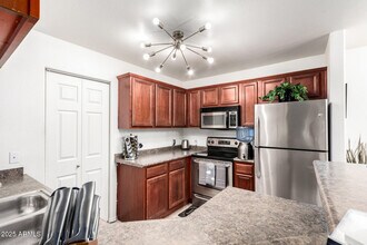 17017 N 12th St in Phoenix, AZ - Building Photo - Building Photo