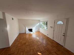 1210 Sleepy Hollow Ln in Millbrae, CA - Building Photo - Building Photo