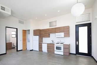 Above the Boulevard / Mississippi 5 in San Diego, CA - Building Photo - Interior Photo