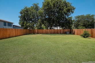 2827 Worbler Pass in San Antonio, TX - Foto de edificio - Building Photo