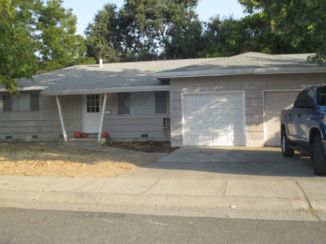 8855 Lance Ave in Orangevale, CA - Building Photo - Building Photo