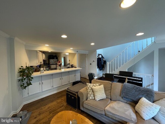 property at 7321 Castleberg Ct