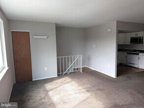 8034 Craig St in Philadelphia, PA - Building Photo - Building Photo