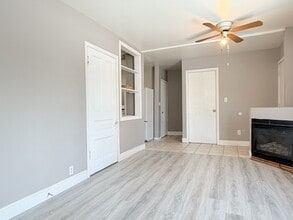 904 Pierre Ave in Windsor, ON - Foto de edificio - Building Photo