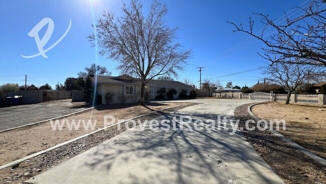 14711 Manzano Rd in Victorville, CA - Building Photo - Building Photo