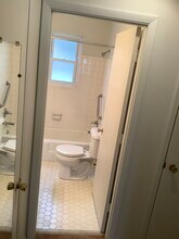 5113 Valiant Drive, Unit 2 in Louisville, KY - Building Photo - Building Photo