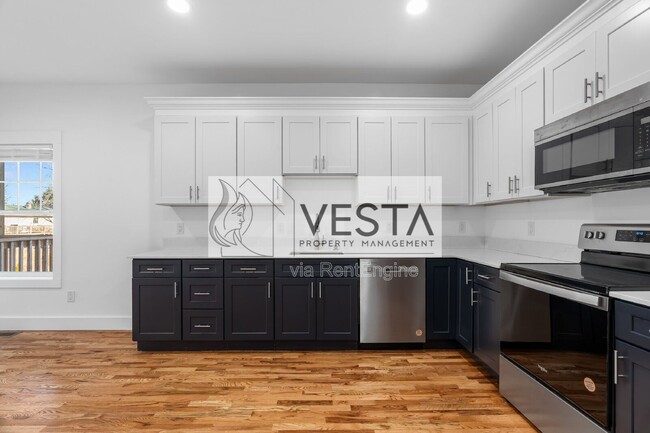 510 Deaverview Rd in Asheville, NC - Building Photo - Building Photo