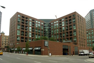 CityView Condominiums in Chicago, IL - Foto de edificio - Building Photo