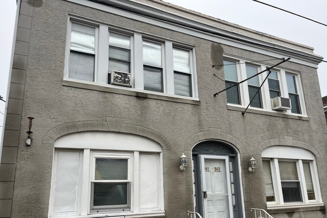 541 Chester Pike, Unit 1R in Prospect Park, PA - Building Photo