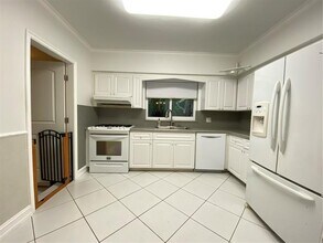 1049 Van Buren St in Hollywood, FL - Building Photo - Building Photo