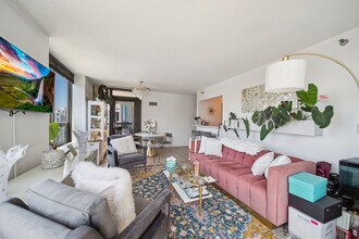 400 N La Salle Dr in Chicago, IL - Building Photo - Building Photo