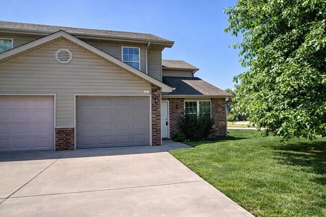 property at 5315 Currituck Ln