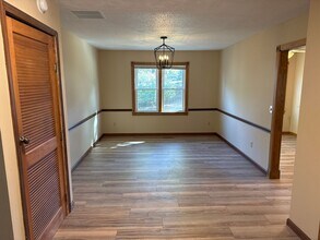 2566 S Brandon Ave in Springfield, MO - Building Photo - Building Photo