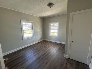 1311 Nutwood St in Bowling Green, KY - Building Photo - Building Photo
