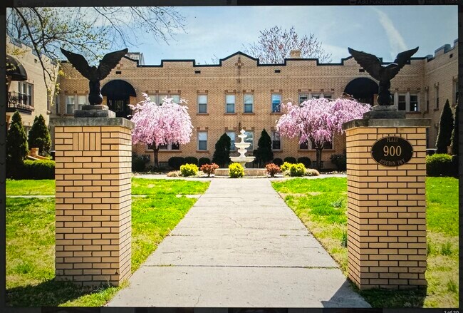 property at 900 Audubon Pky