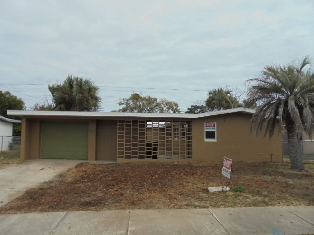 property at 1221 Essex Rd