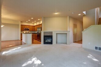 2211 NW Boulder Way Dr in Issaquah, WA - Building Photo - Building Photo
