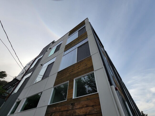 3026 SW Charlestown St in Seattle, WA - Building Photo - Building Photo