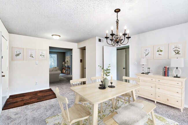 Maison De Ville in Bellevue, WA - Building Photo - Building Photo