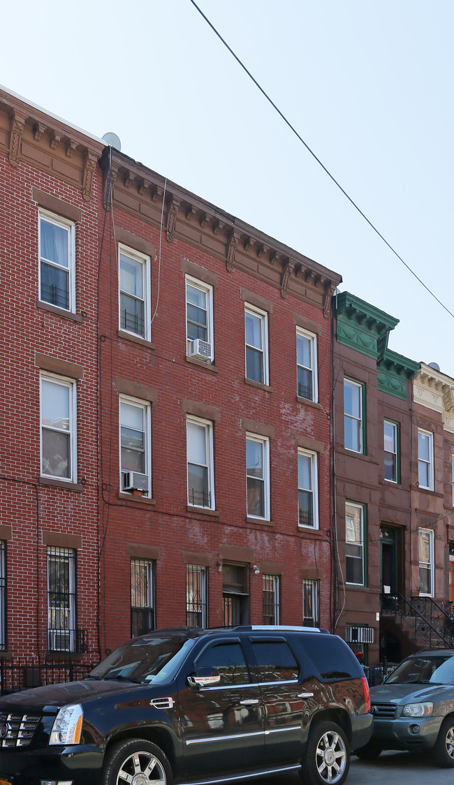 588 Quincy St in Brooklyn, NY - Building Photo - Primary Photo