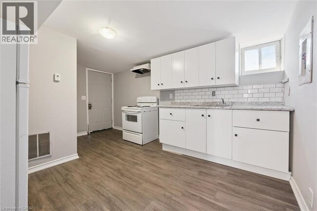 property at 906 King St E