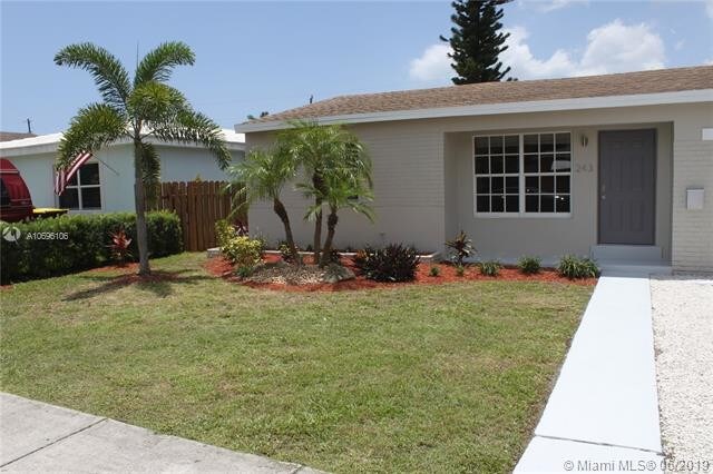 243 SW 9th St-Unit -243 in Dania Beach, FL - Building Photo - Building Photo